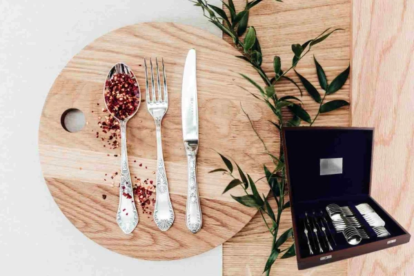 Hefra Model Romański 37 (oksyda) - Zestaw obiadowy 24 szt. platerowane srebrem, kaseta